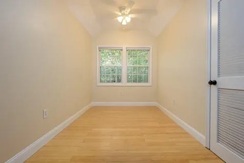 136 Shore Drive Salem NH 03079