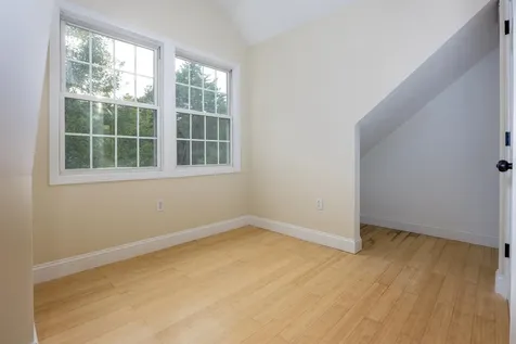 136 Shore Drive Salem NH 03079