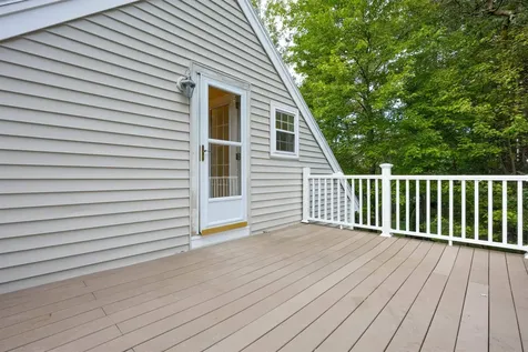 136 Shore Drive Salem NH 03079