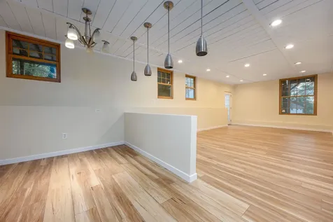 136 Shore Drive Salem NH 03079