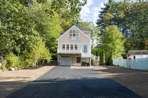 136 Shore Drive Salem NH 03079