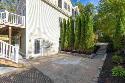 136 Shore Drive Salem NH 03079