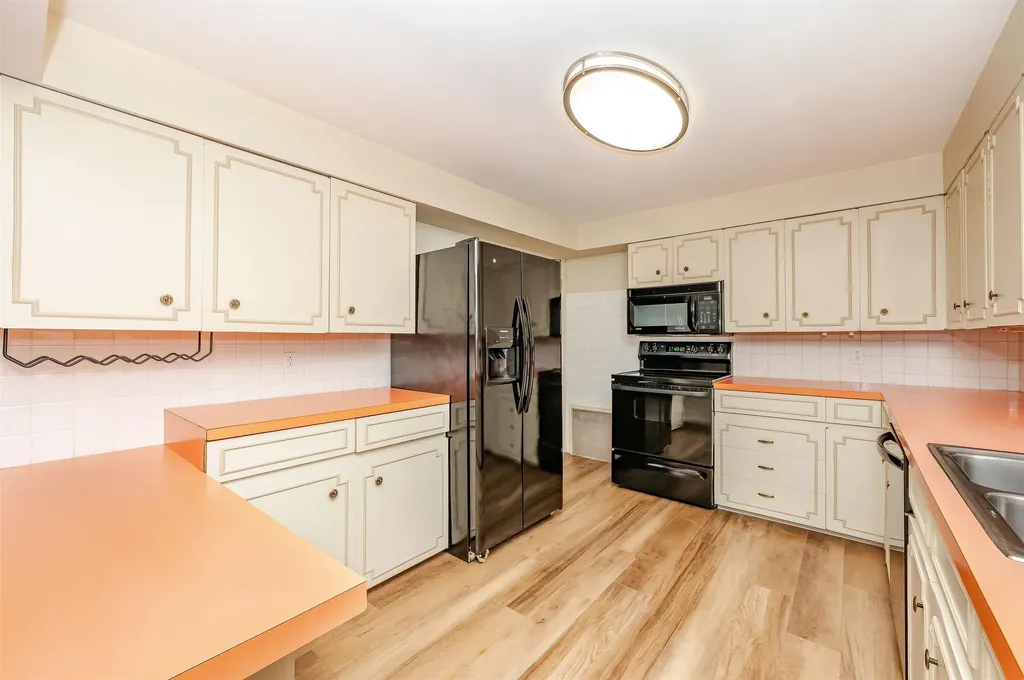 2 Oak Forest Street Sanford ME 04073