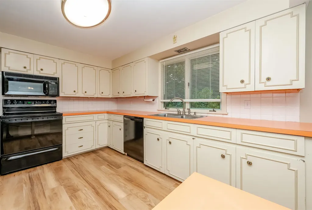 2 Oak Forest Street Sanford ME 04073