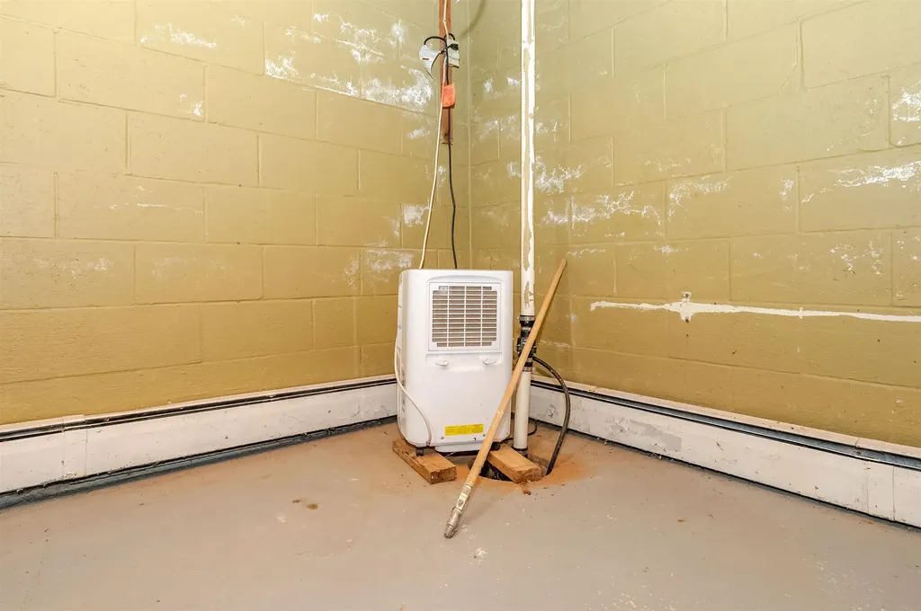 2 Oak Forest Street Sanford ME 04073