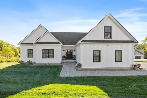 10 Lindsey Lane Meredith NH 03253