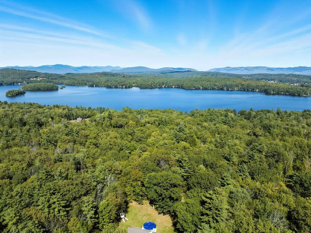 Wall Street Meredith NH 03253