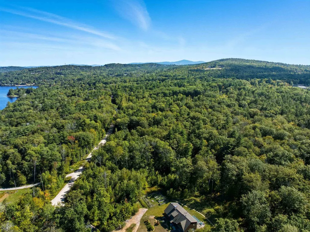 Wall Street Meredith NH 03253