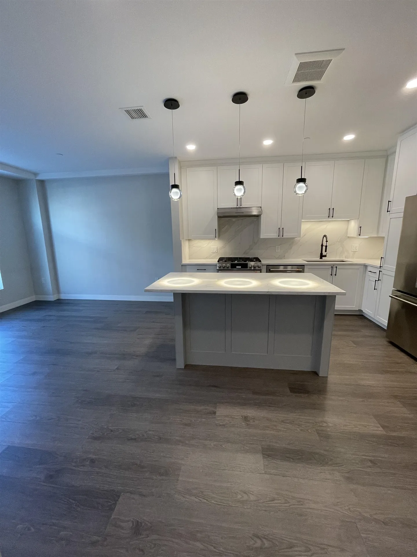 18 Artisan Drive Salem NH 03079