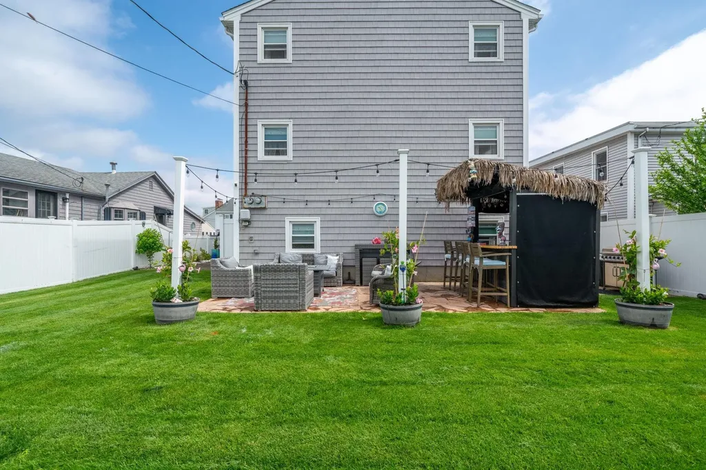 131 Franklin Street Seabrook NH 03874
