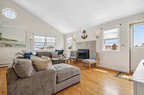 131 Franklin Street Seabrook NH 03874