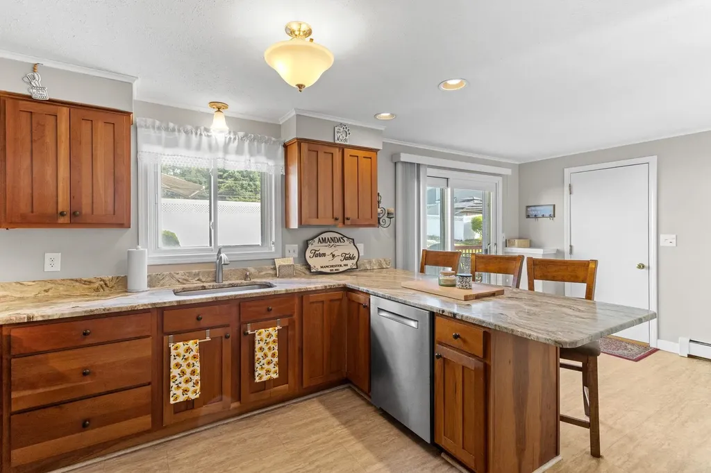 26 Old Orchard Way Manchester NH 03103