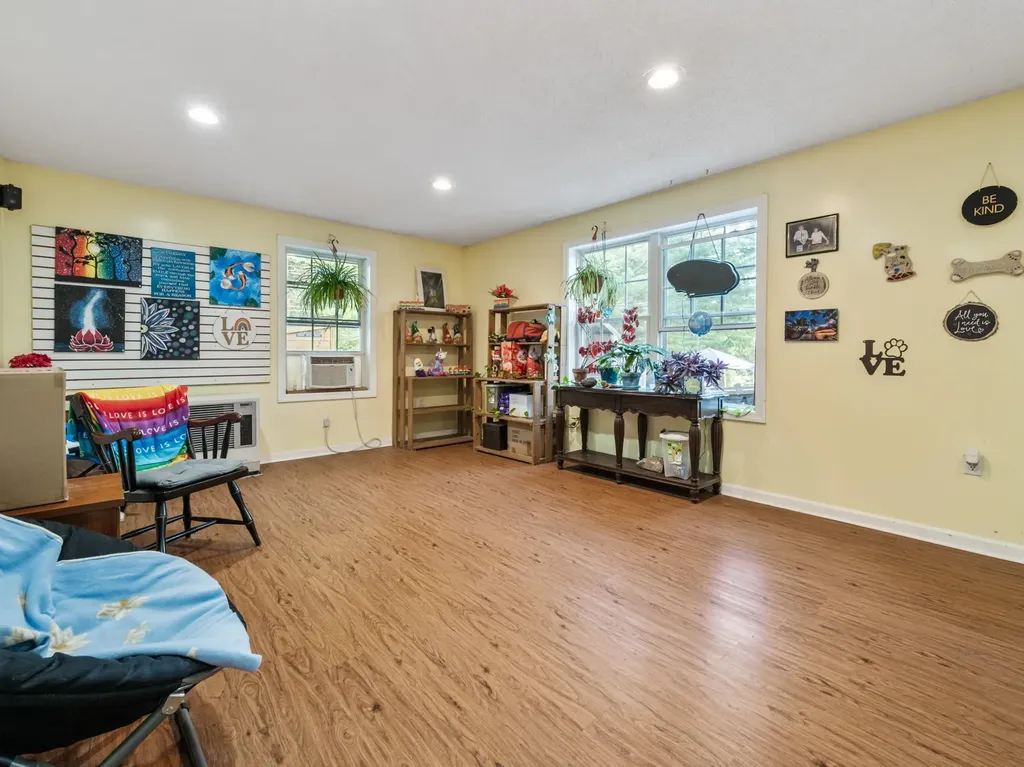 101 Ossipee Lake Road Tamworth NH 03886