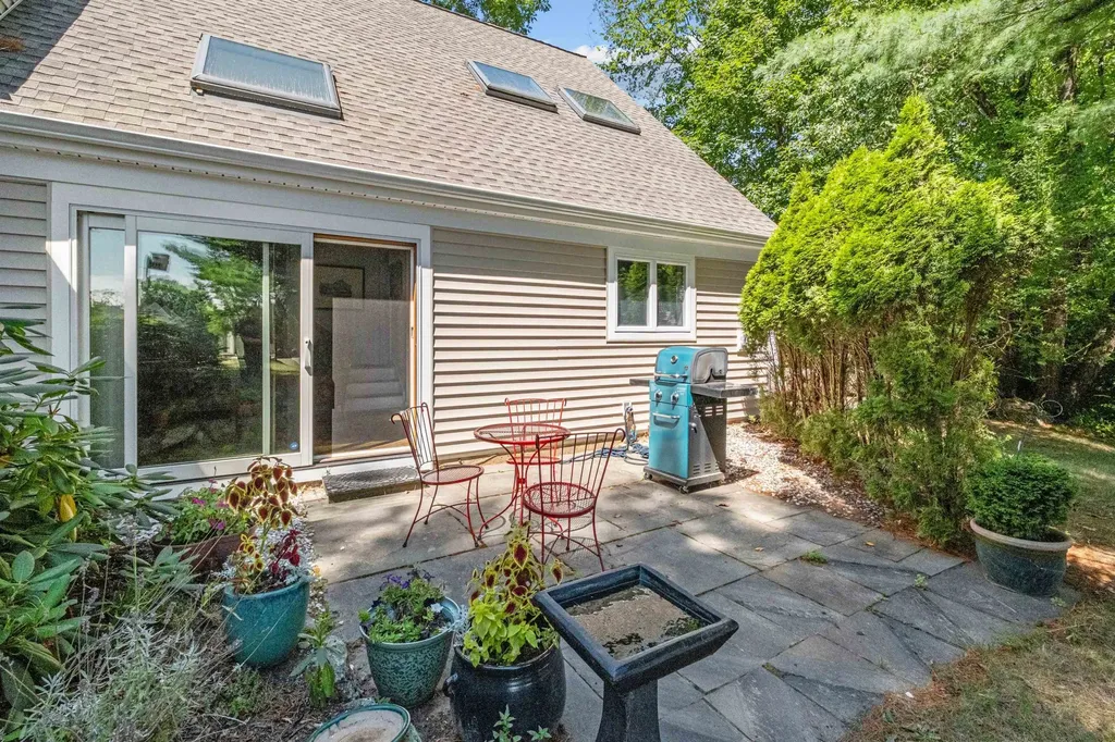 12 Clover Lane Laconia NH 03246