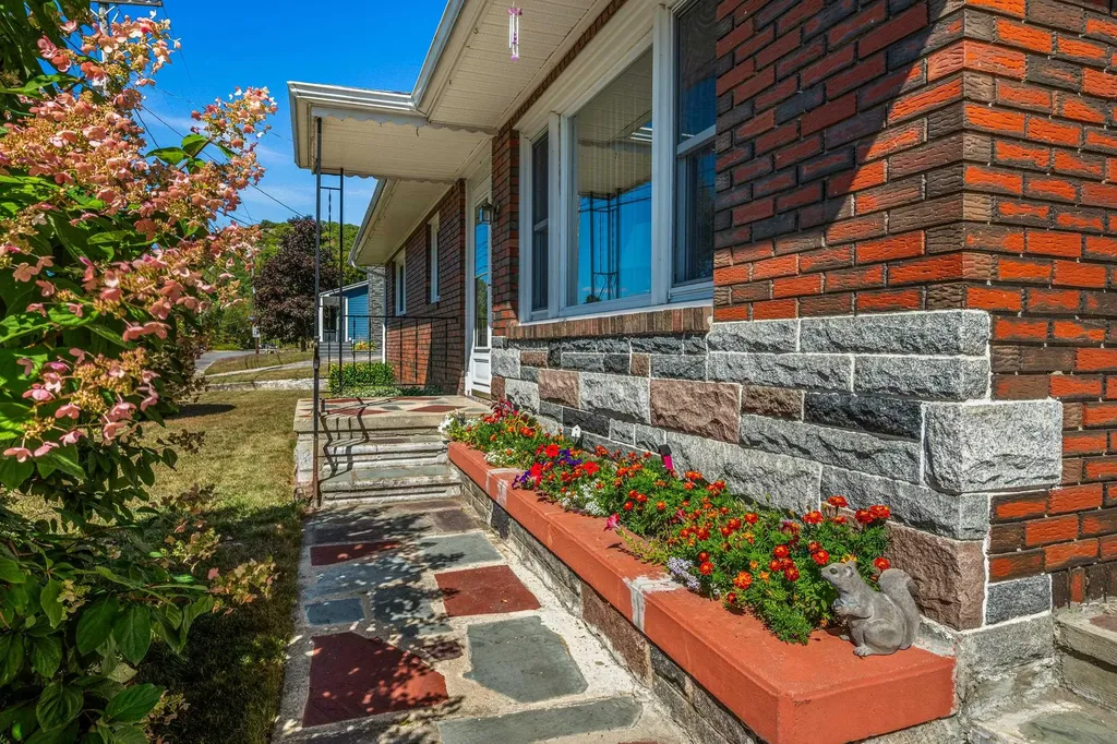 474 Madison Avenue Berlin NH 03570