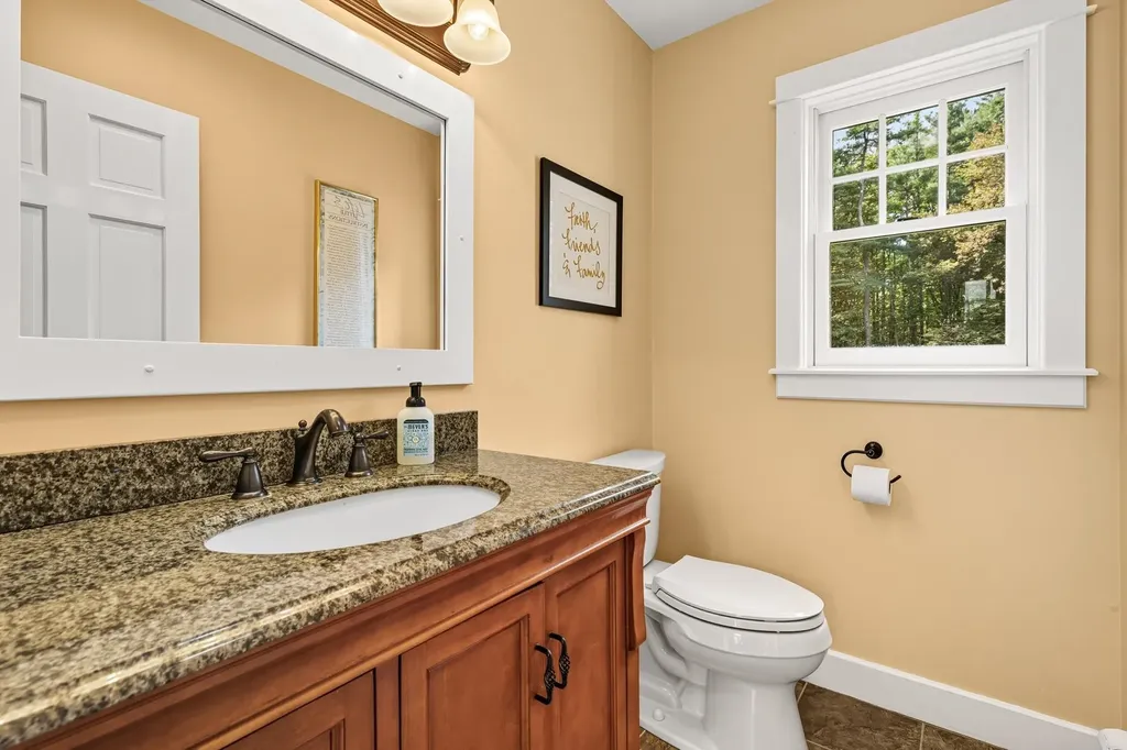 98 Heritage Drive Rollinsford NH 03869