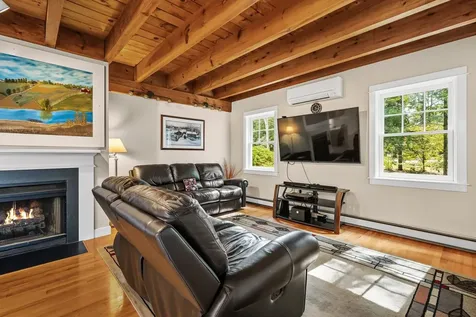 98 Heritage Drive Rollinsford NH 03869