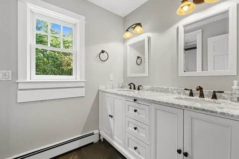 98 Heritage Drive Rollinsford NH 03869