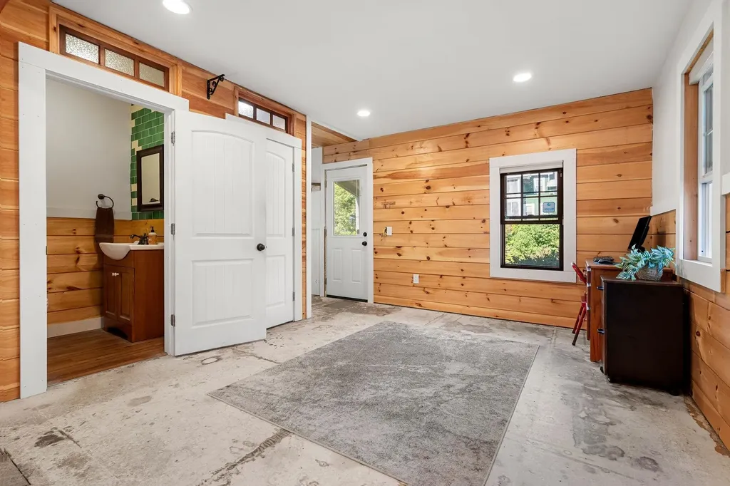 98 Winter Street Manchester NH 03102