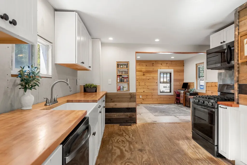 98 Winter Street Manchester NH 03102