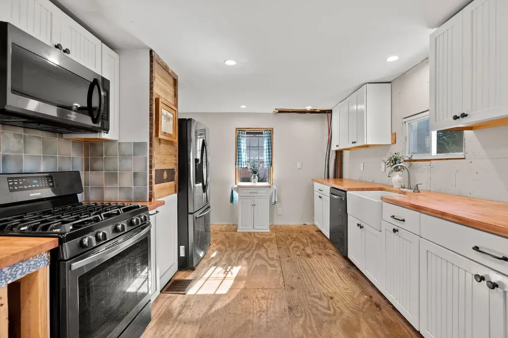 98 Winter Street Manchester NH 03102