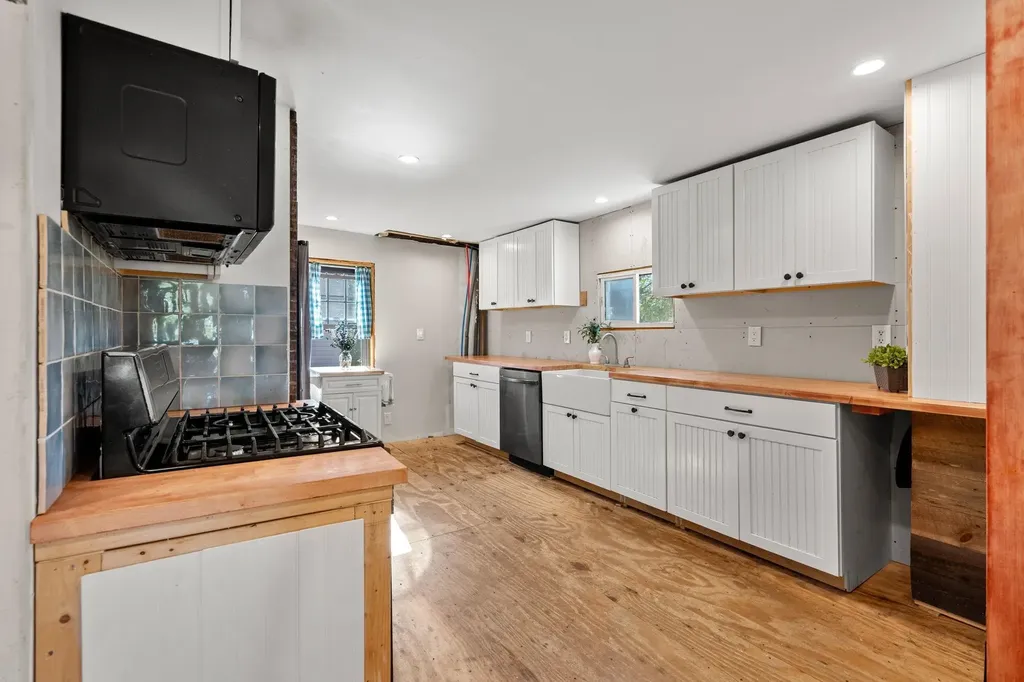 98 Winter Street Manchester NH 03102