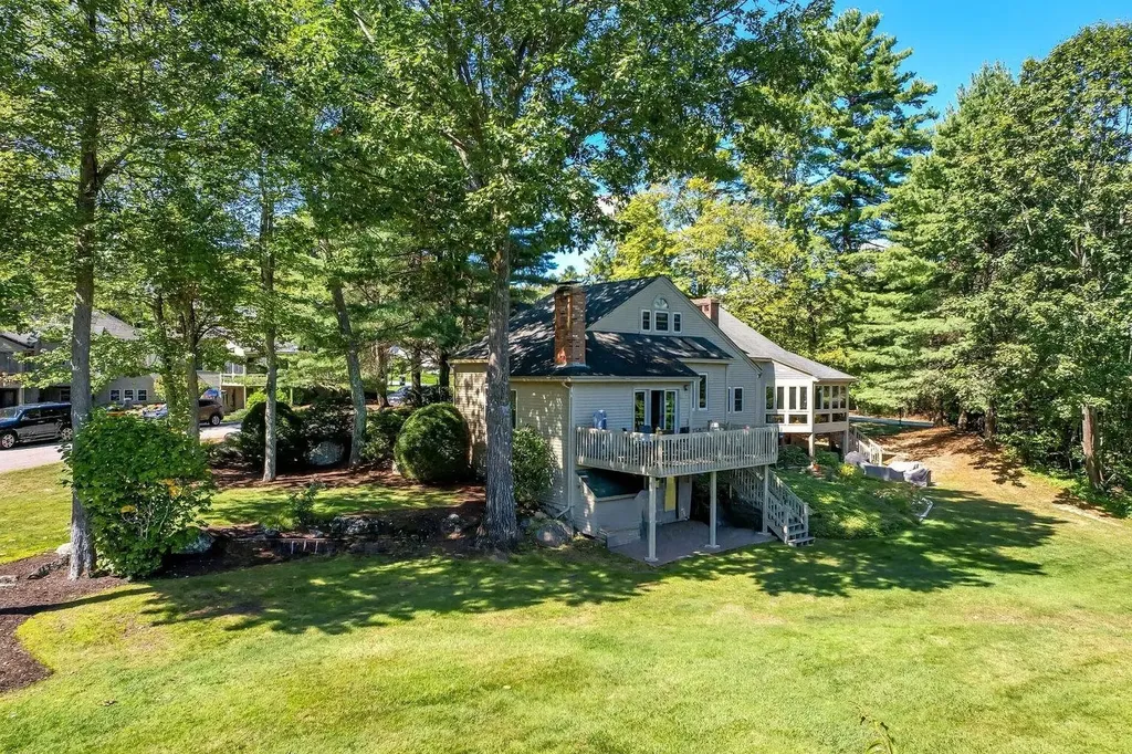 8 Crane Circle Laconia NH 03246