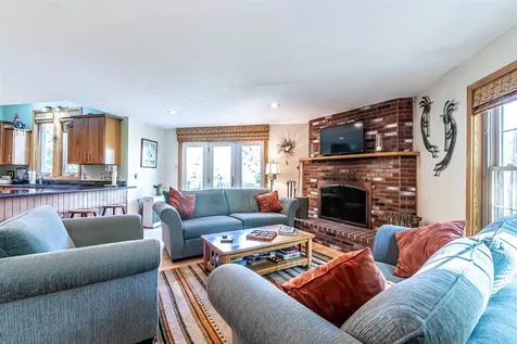 8 Crane Circle Laconia NH 03246