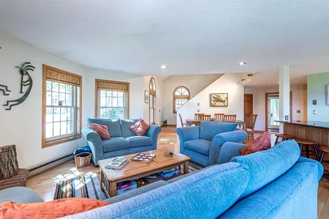 8 Crane Circle Laconia NH 03246