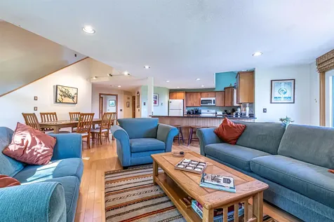 8 Crane Circle Laconia NH 03246