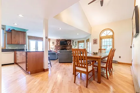 8 Crane Circle Laconia NH 03246