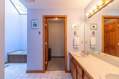 8 Crane Circle Laconia NH 03246