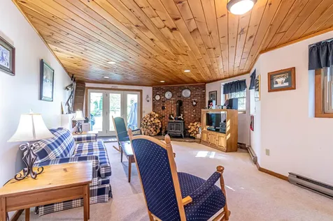 8 Crane Circle Laconia NH 03246