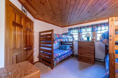 8 Crane Circle Laconia NH 03246