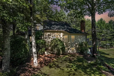 8 Crane Circle Laconia NH 03246