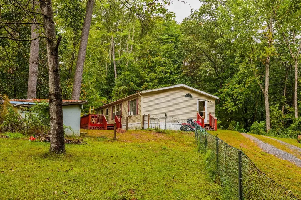 190-194 Cemetery Road Arlington VT 05250