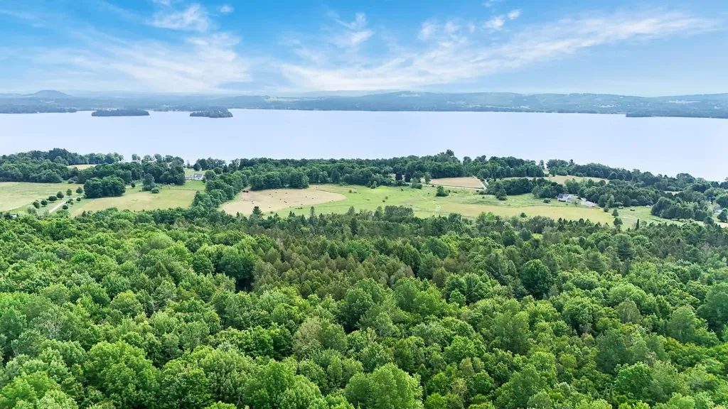 4469 Lake Road Newport Town VT 05857