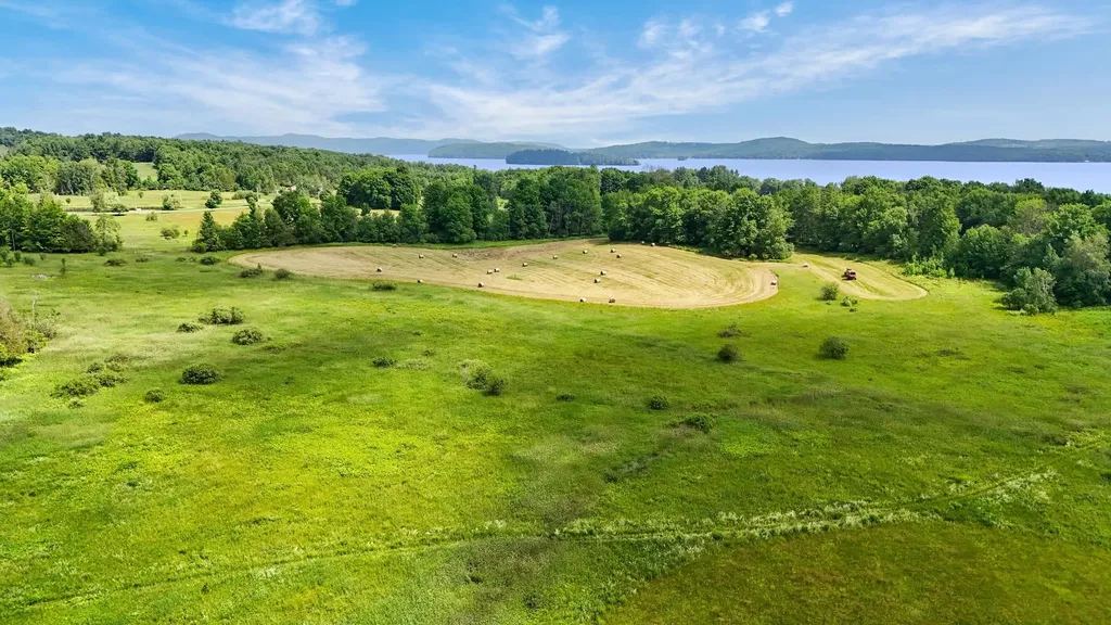 4469 Lake Road Newport Town VT 05857
