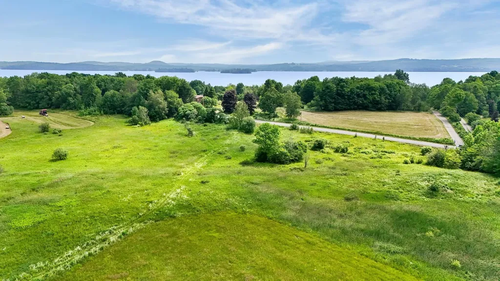 4469 Lake Road Newport Town VT 05857
