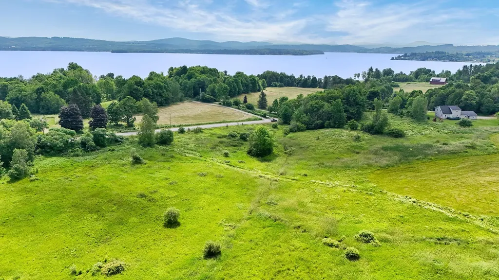 4469 Lake Road Newport Town VT 05857