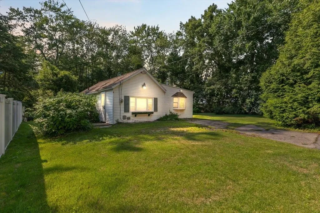 3 Stanwood Road Salem NH 03079