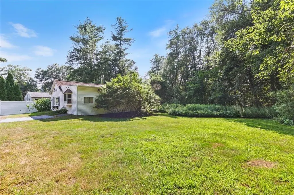 3 Stanwood Road Salem NH 03079