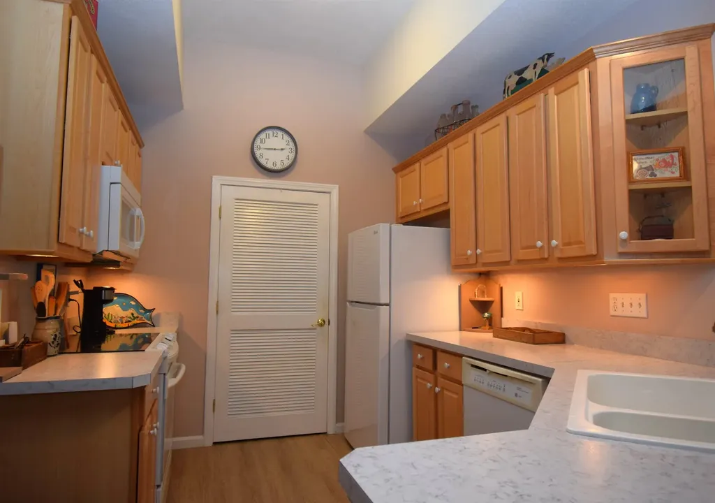 20 Lantern Lane Kingston NH 03848