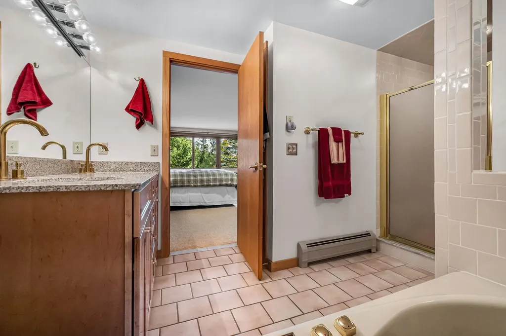 33 Carinthia Road Dover VT 05356