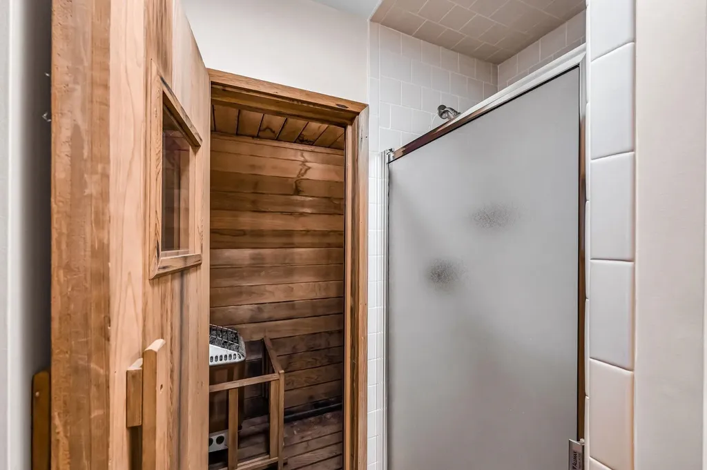 33 Carinthia Road Dover VT 05356