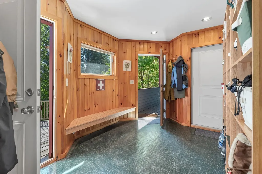 33 Carinthia Road Dover VT 05356