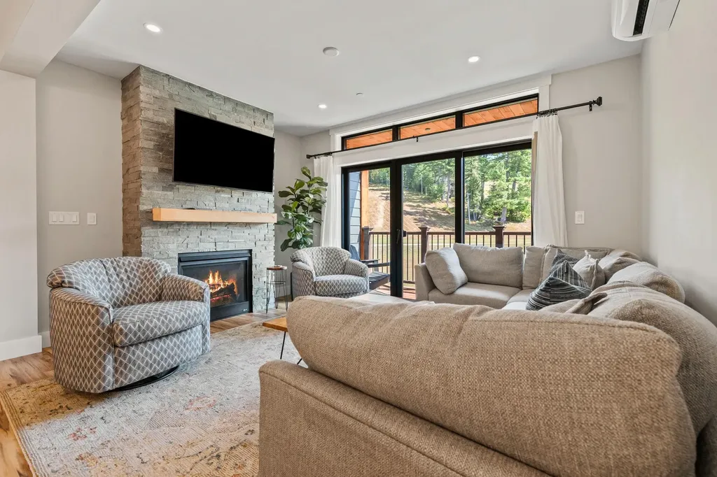 243 Skimobile Road Conway NH 03860