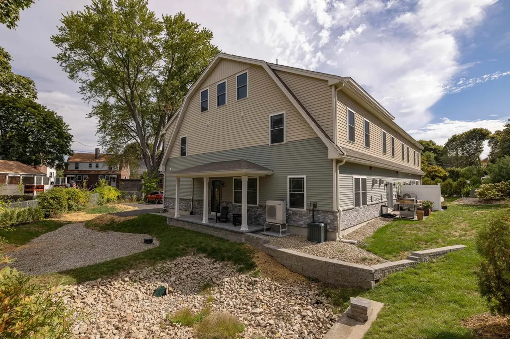 114 Saratoga Way Portsmouth NH 03801