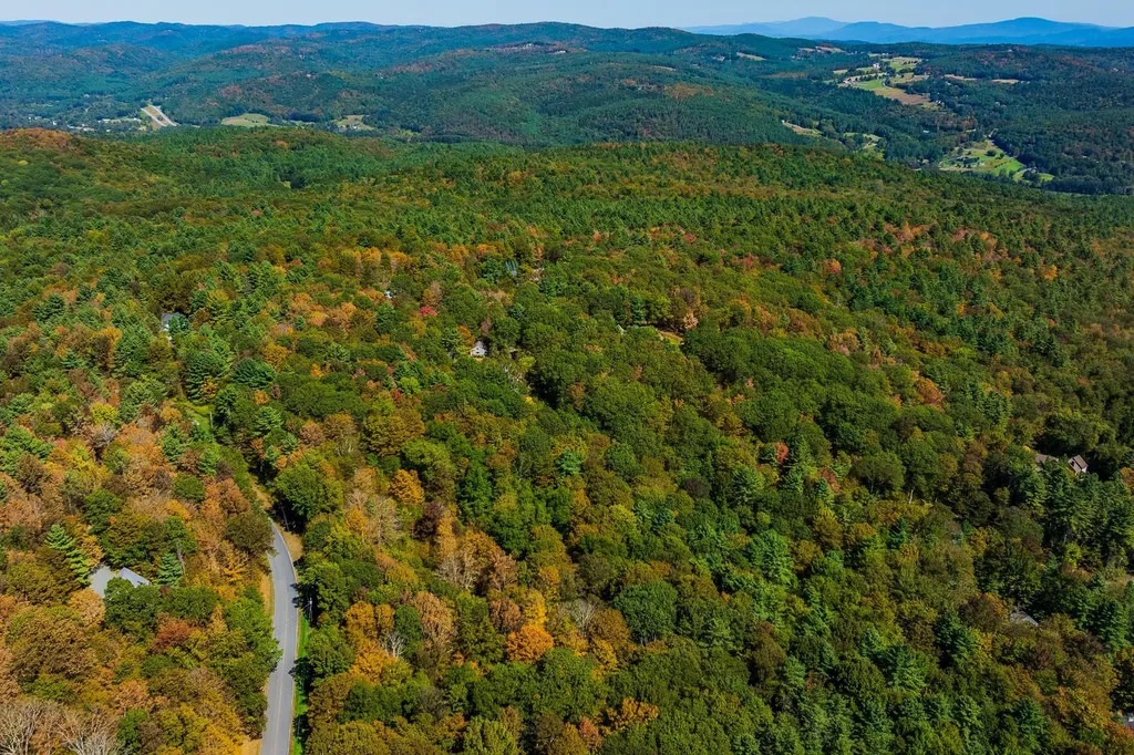 5268 Willard Road Hartford VT 05059