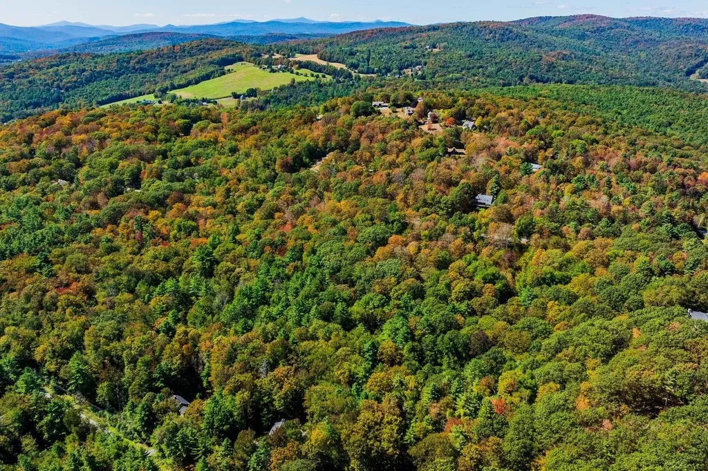 5268 Willard Road Hartford VT 05059